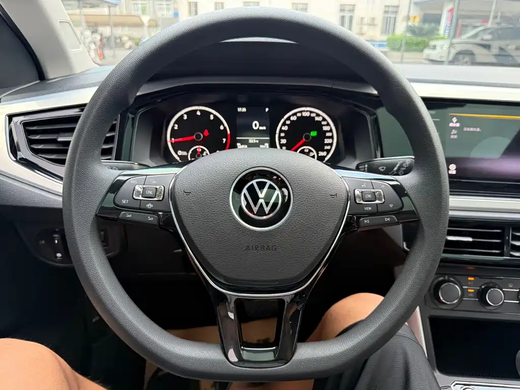 Volkswagen Polo — миниатюра 12