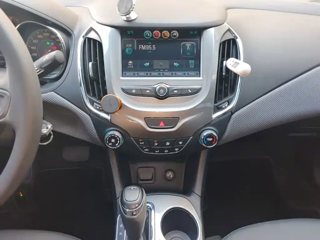 Chevrolet Cruze — миниатюра 13