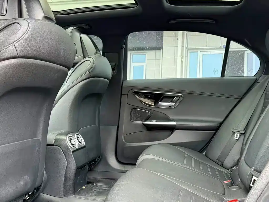 Mercedes-Benz C-Class — миниатюра 5
