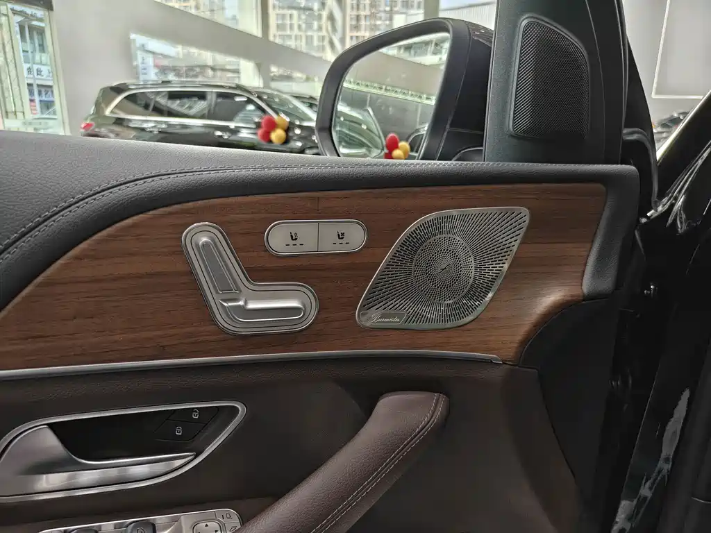 Mercedes-Benz GLS — миниатюра 9