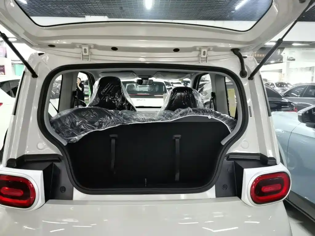 Wuling MINIEV — миниатюра 19