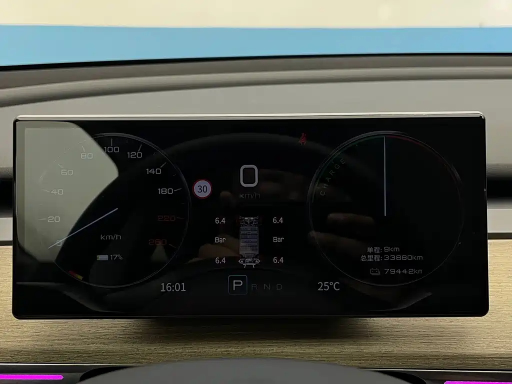Tesla Model Y — миниатюра 14