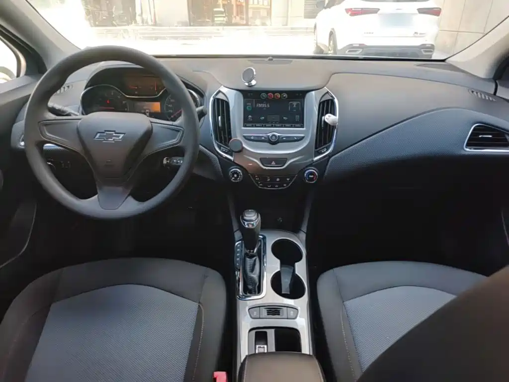 Chevrolet Cruze — миниатюра 10