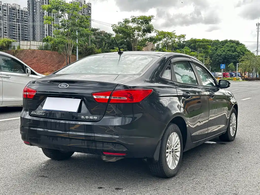 Ford Escort — миниатюра 8