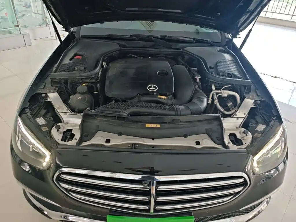 Mercedes-Benz E-Class — миниатюра 20