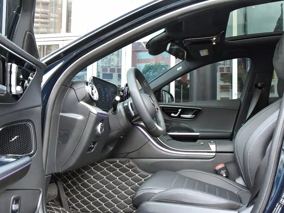 Mercedes-Benz C-Class — миниатюра 16