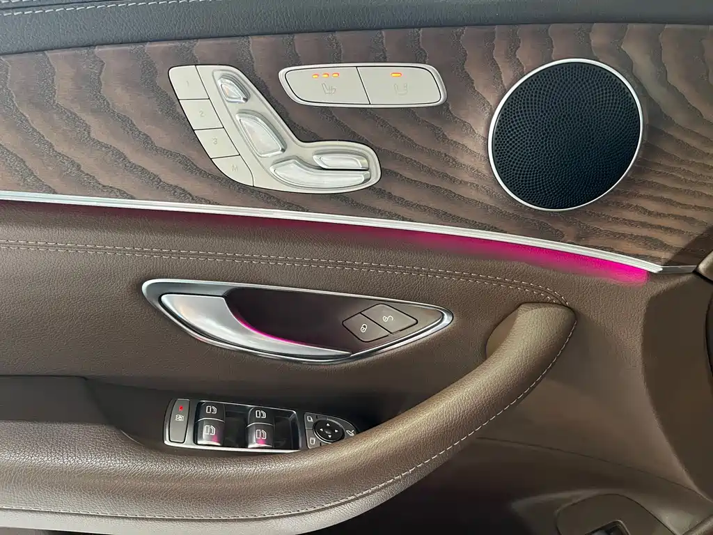 Mercedes-Benz E-Class — миниатюра 14