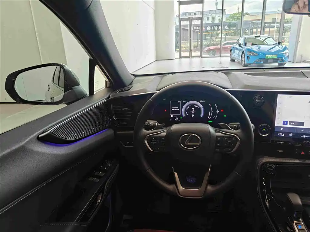 Lexus NX — миниатюра 18