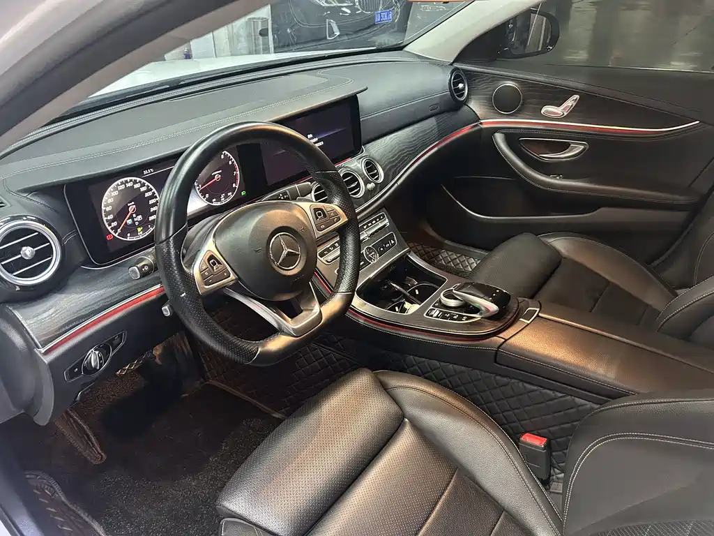 Mercedes-Benz E-Class — миниатюра 6
