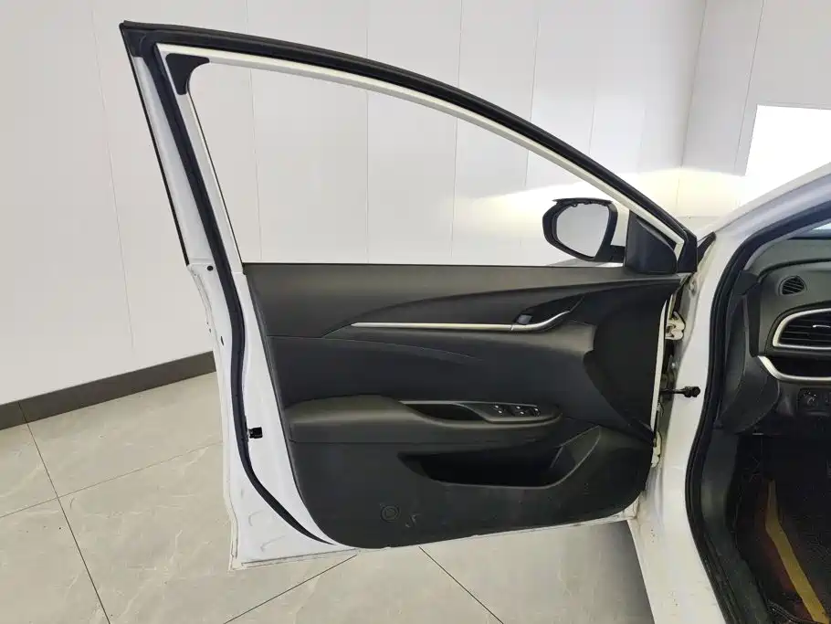 Buick Excelle — миниатюра 7