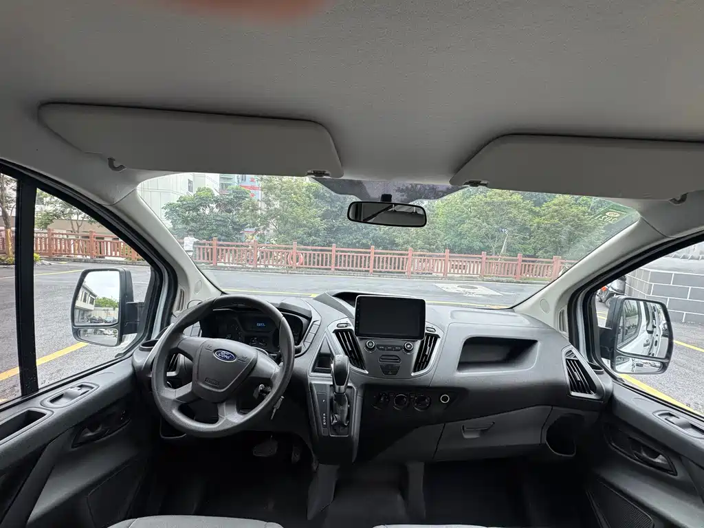 Ford Tourneo — миниатюра 12