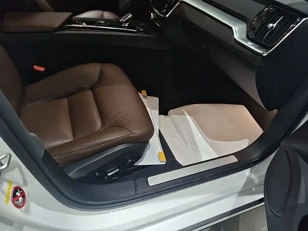 Volvo S60 — миниатюра 25