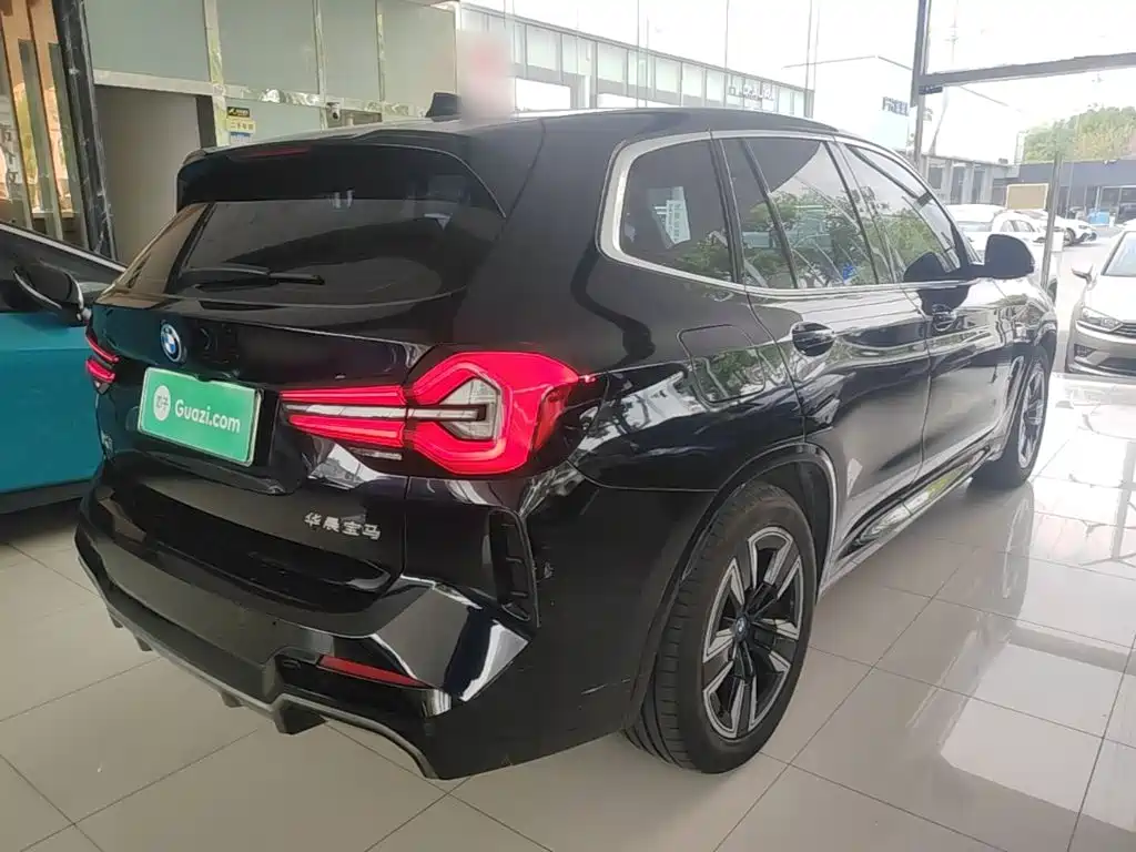 BMW iX3 — миниатюра 7