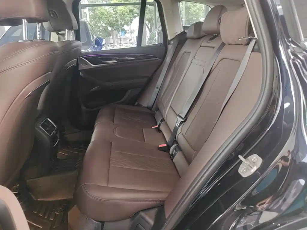 BMW iX3 — миниатюра 17