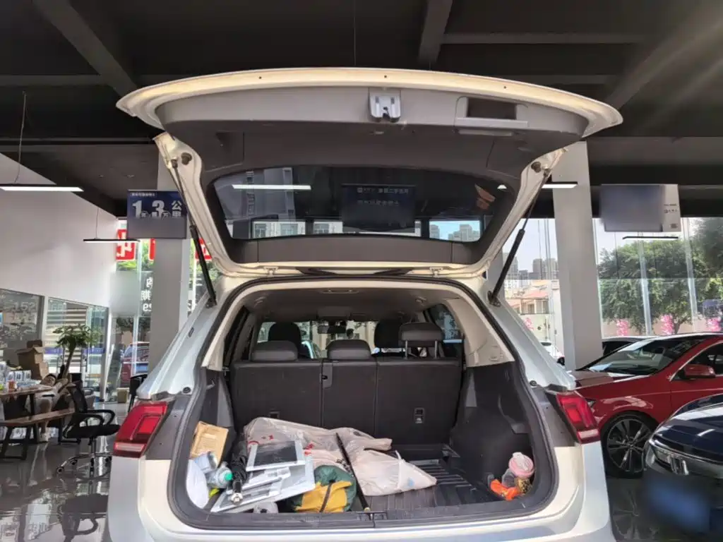 Volkswagen Tiguan L — миниатюра 19