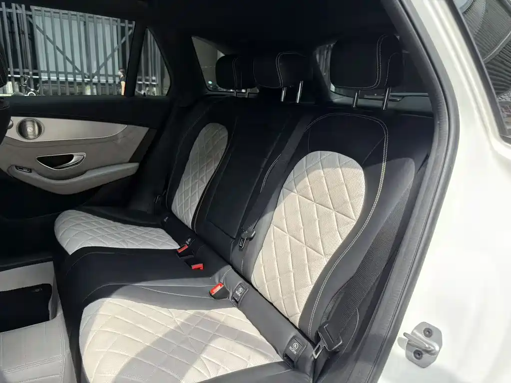 Mercedes-Benz GLC AMG — миниатюра 12