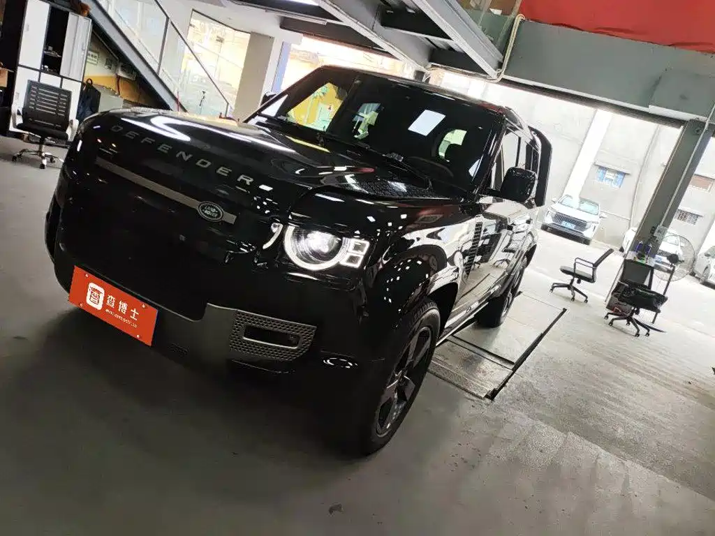 Land Rover Defender — миниатюра 3