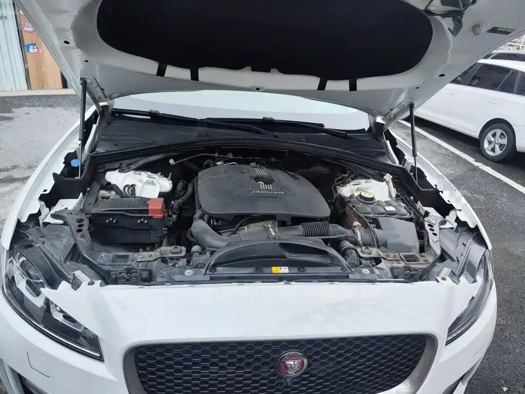 Jaguar F-PACE — миниатюра 11