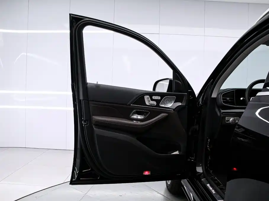 Mercedes-Benz GLS — миниатюра 11