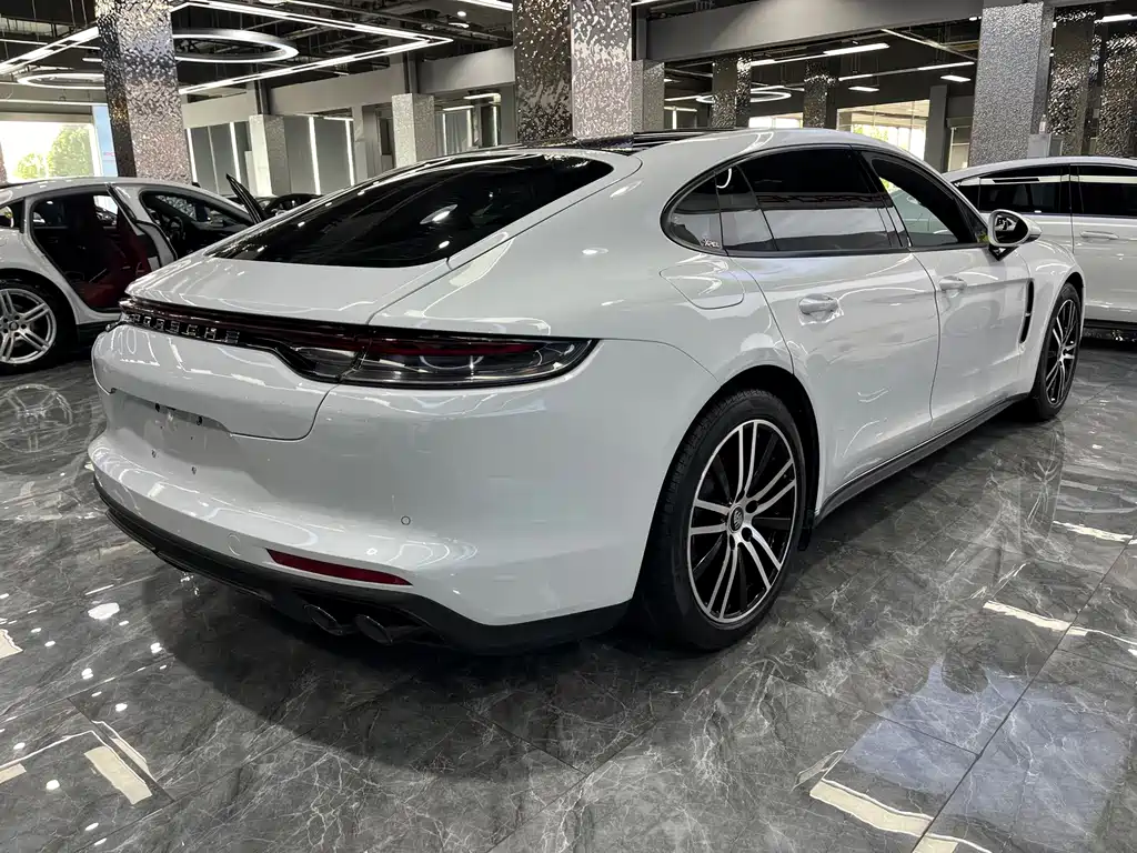 Porsche Panamera — миниатюра 18