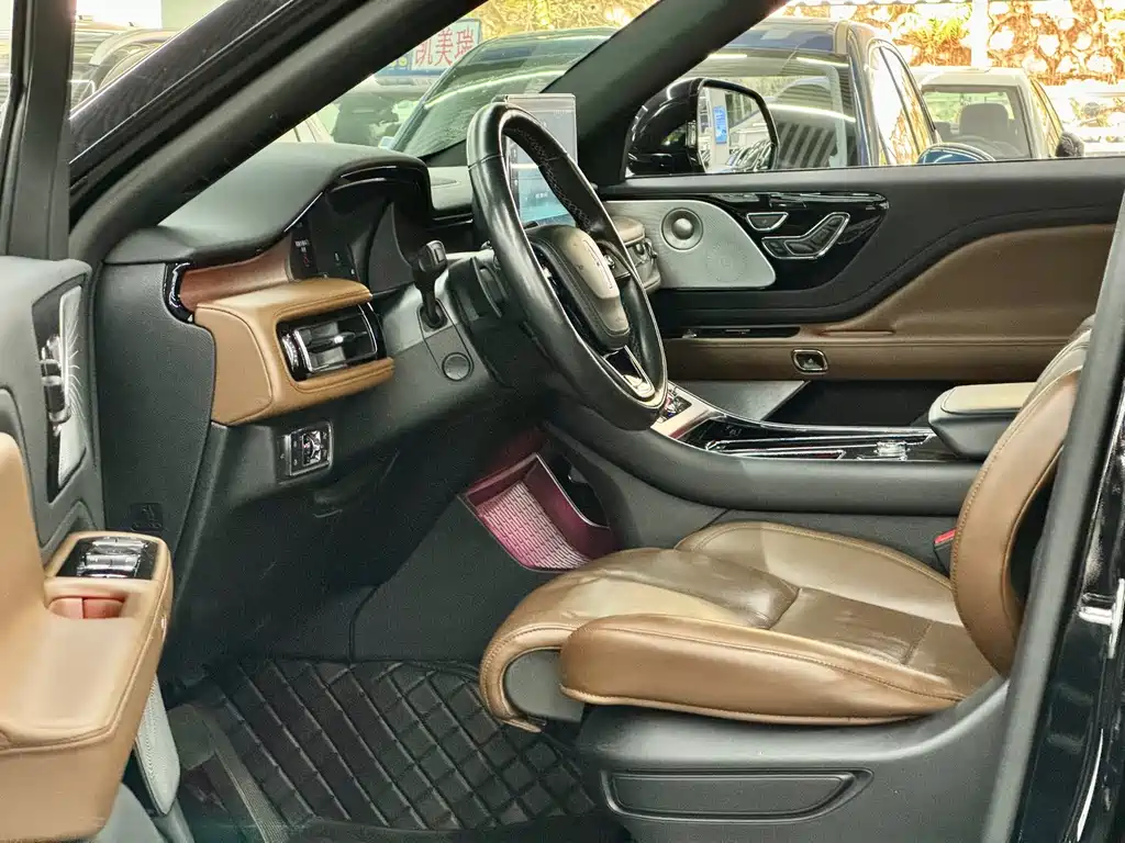 Lincoln Aviator — миниатюра 5