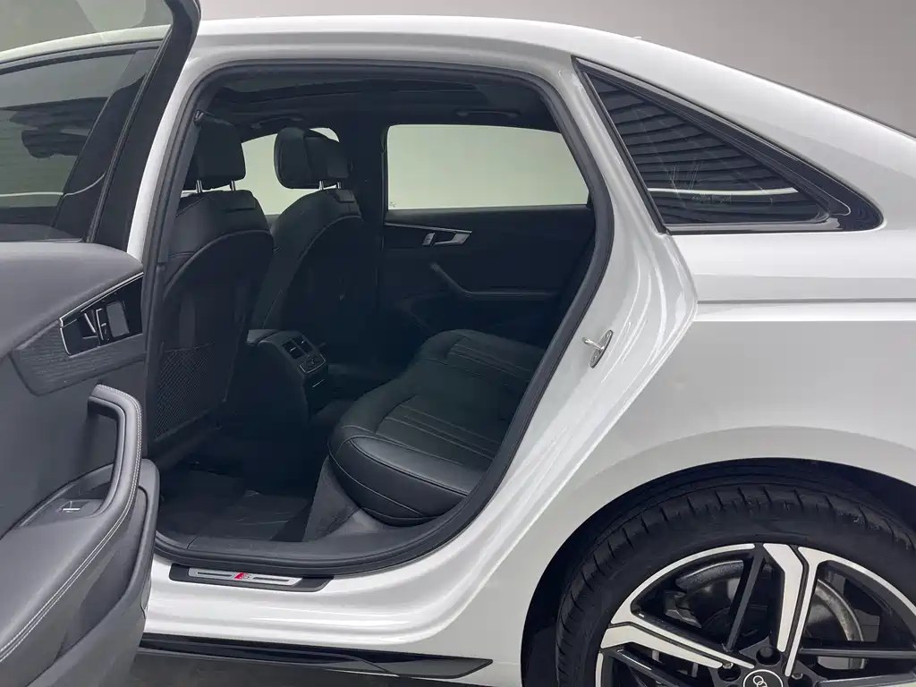 Audi A4L — миниатюра 17