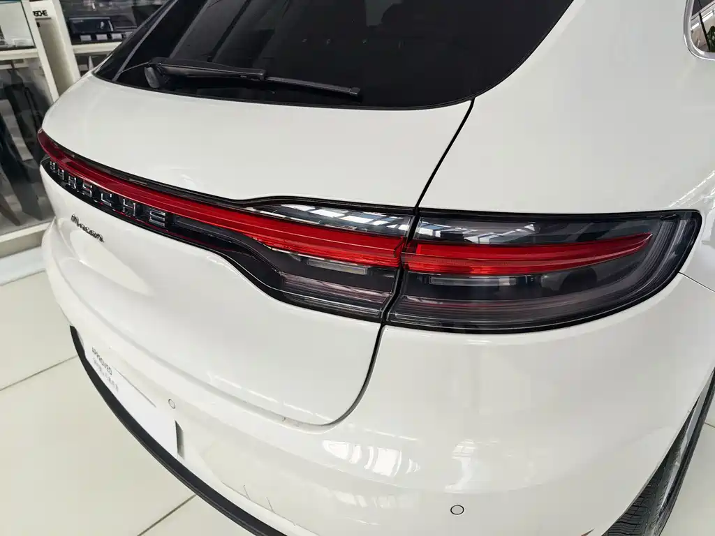 Porsche Macan — миниатюра 12
