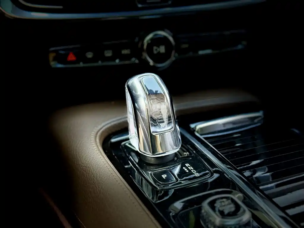 Volvo S90 PHEV — миниатюра 15