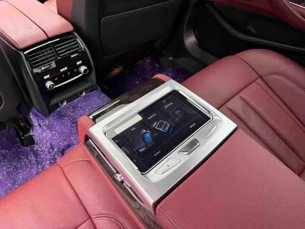 BMW 5 Series — миниатюра 12