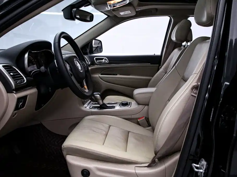 Jeep Grand Cherokee (Import) — миниатюра 14
