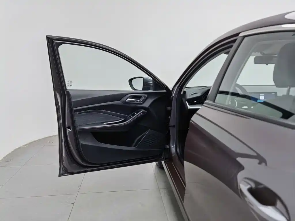 MG MG5 — миниатюра 8