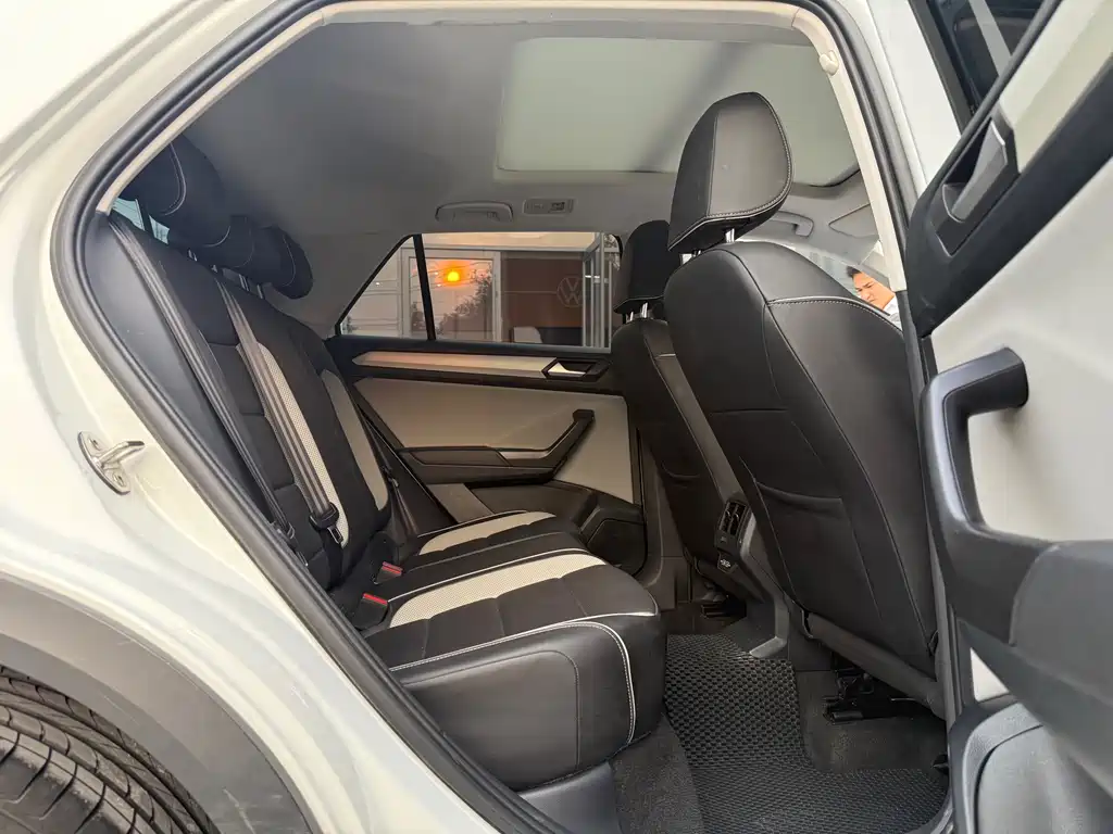 Volkswagen T-Roc — миниатюра 6