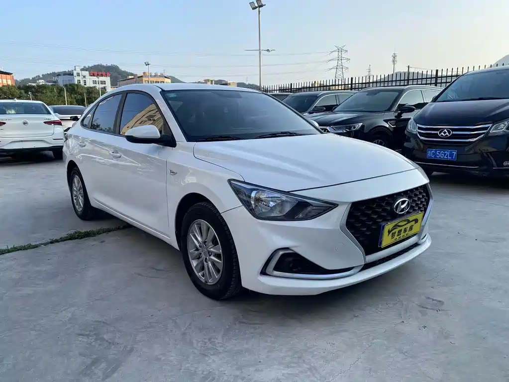 Hyundai Elantra — миниатюра 2