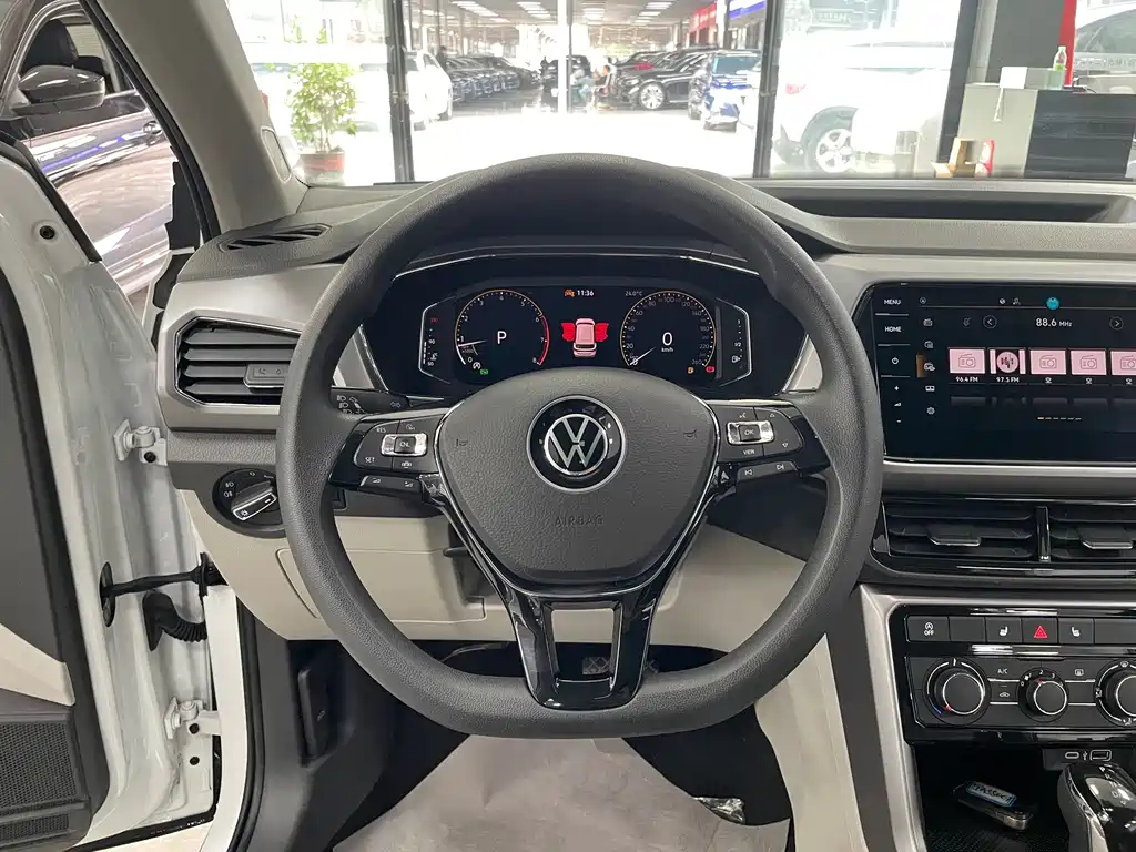 Volkswagen T-Cross — миниатюра 9