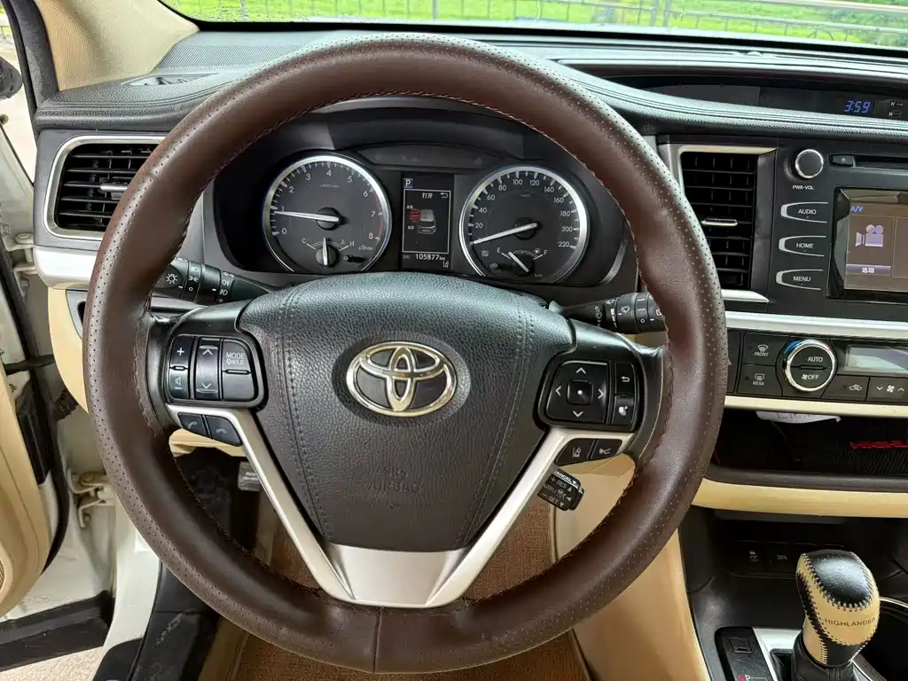 Toyota Highlander 2018 2.0T Luxury 7 мест V