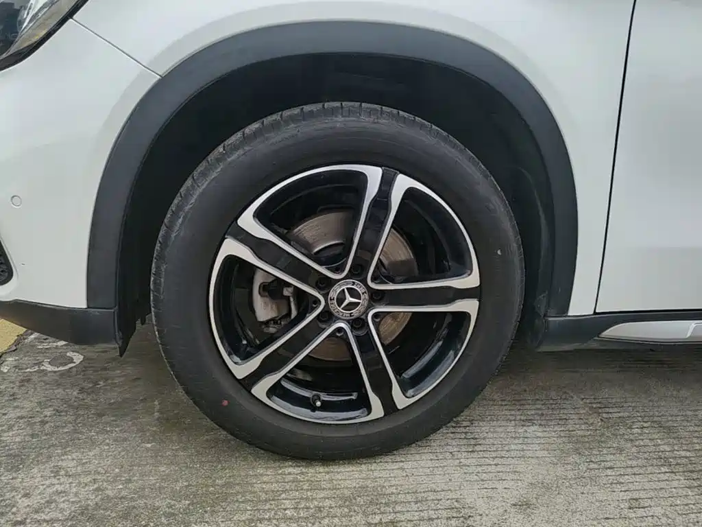 Mercedes-Benz GLA — миниатюра 23