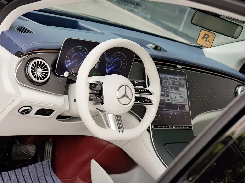 Mercedes-Benz EQE SUV — миниатюра 10