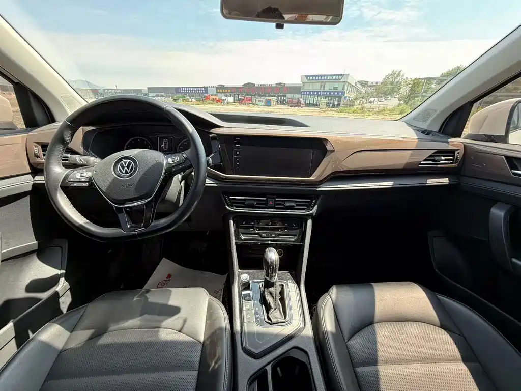 Volkswagen Tharu — миниатюра 8