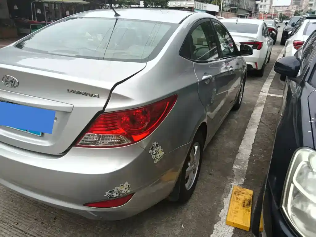 Hyundai Verna — миниатюра 4