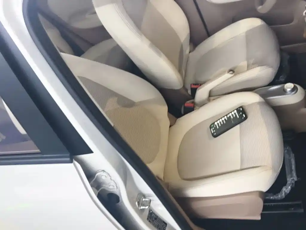 Wuling MINIEV — миниатюра 25