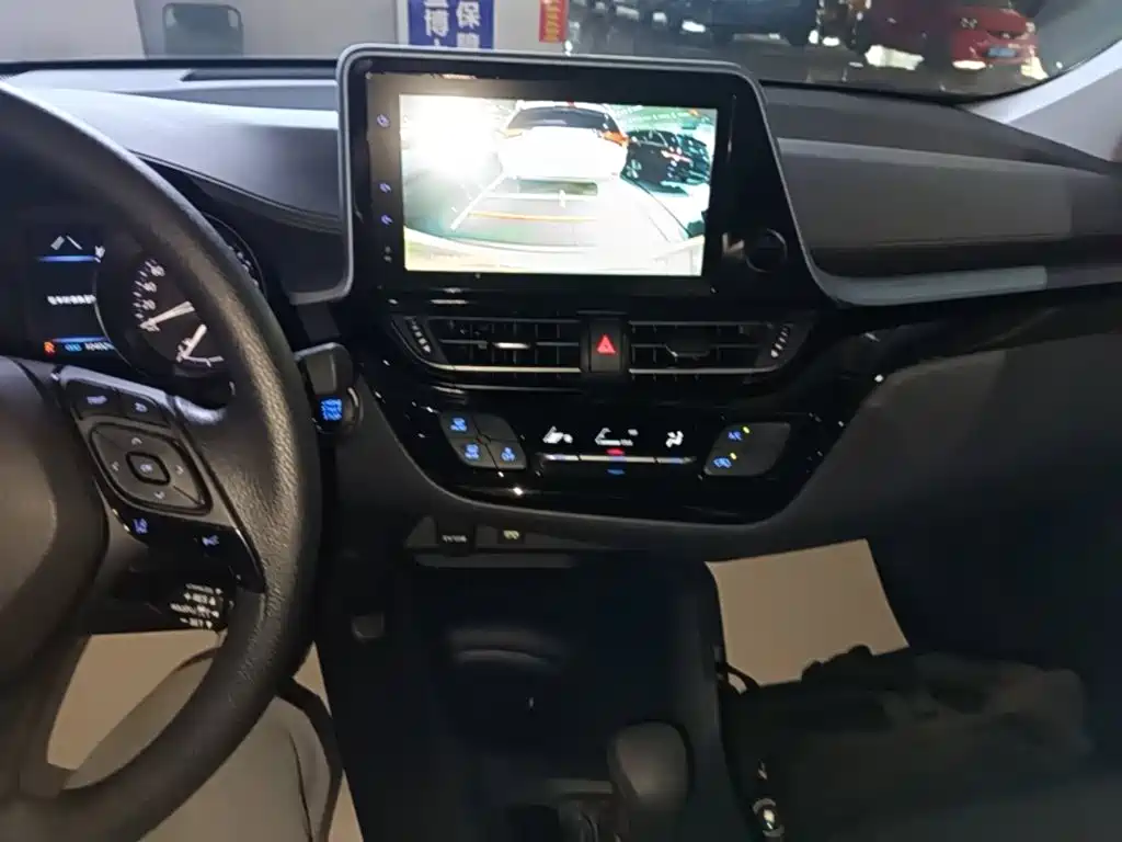 Toyota IZOA — миниатюра 13