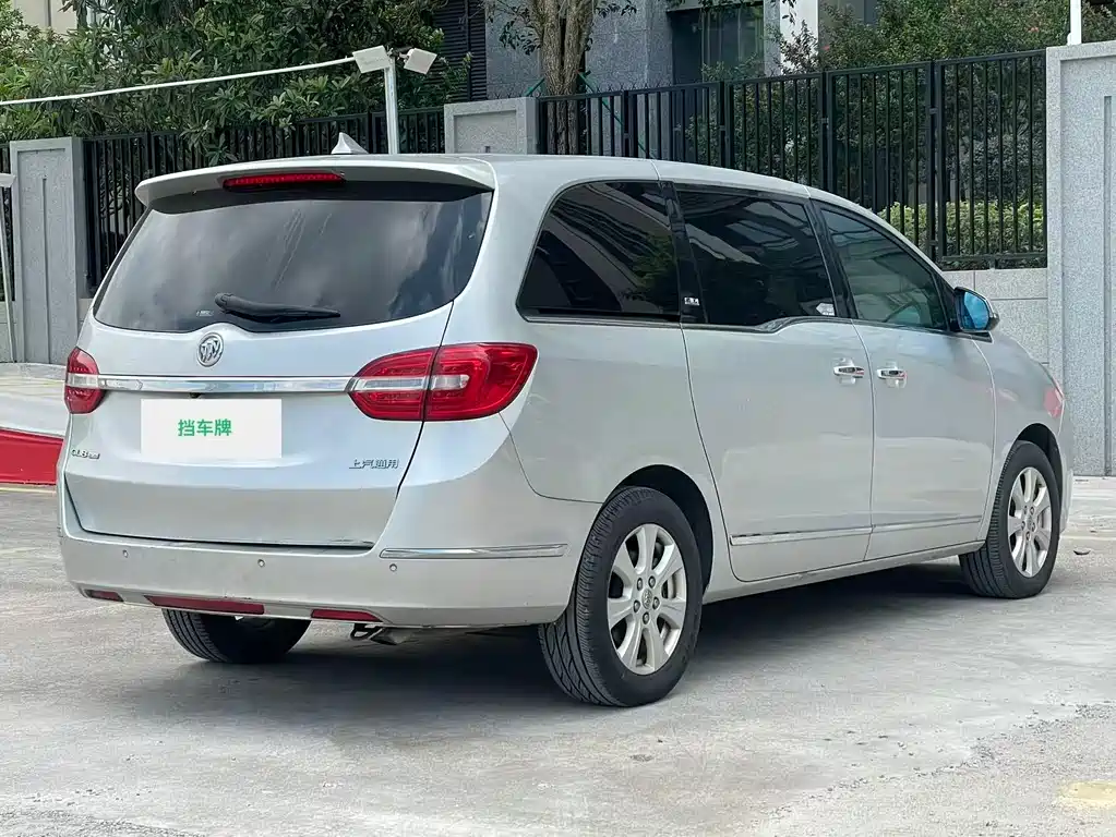 Buick GL8 — миниатюра 11