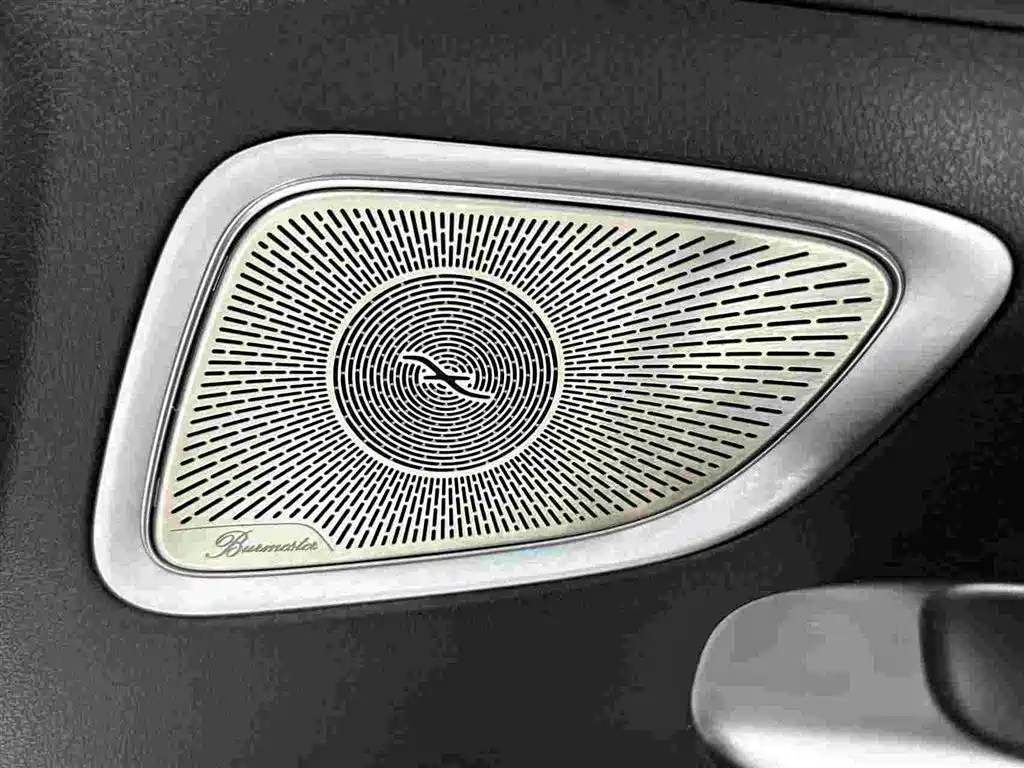 Mercedes-Benz C-Class — миниатюра 13