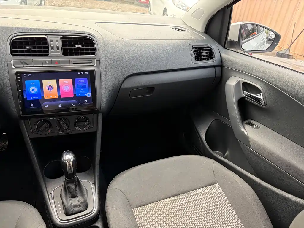 Volkswagen Polo — миниатюра 10