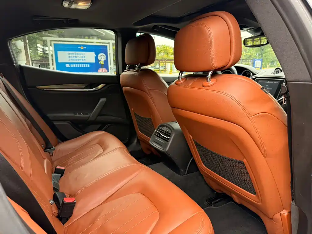 Maserati Ghibli — миниатюра 8