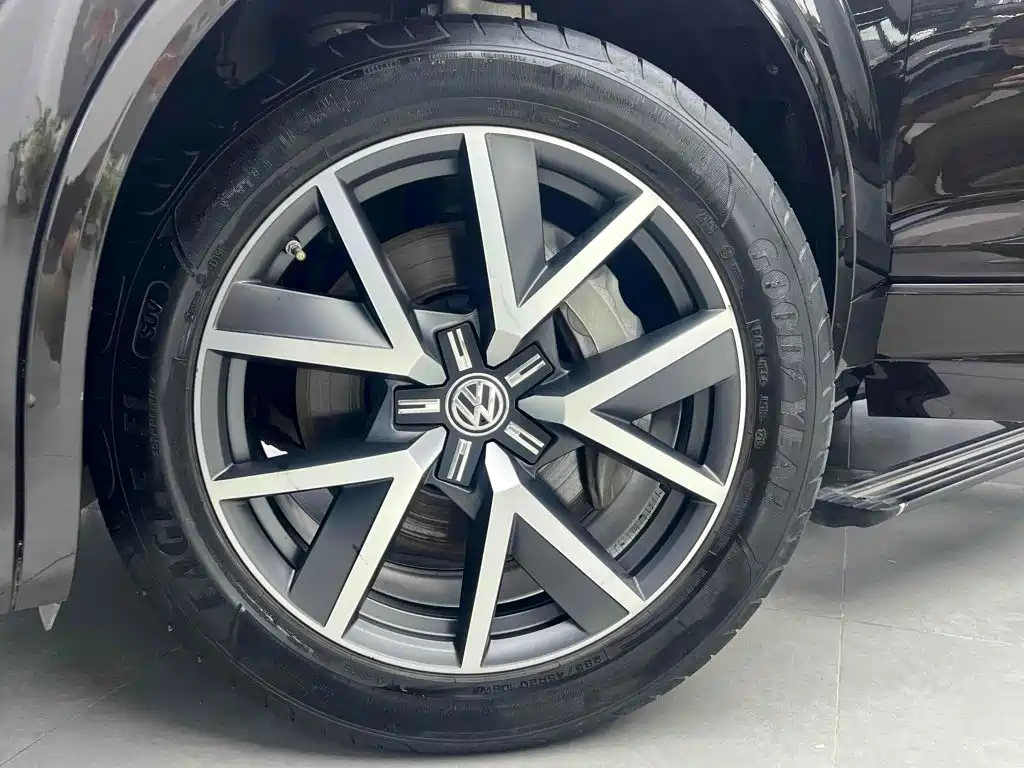 Volkswagen Touareg — миниатюра 5
