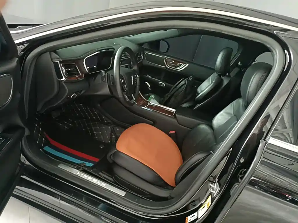 Lincoln Continental — миниатюра 16