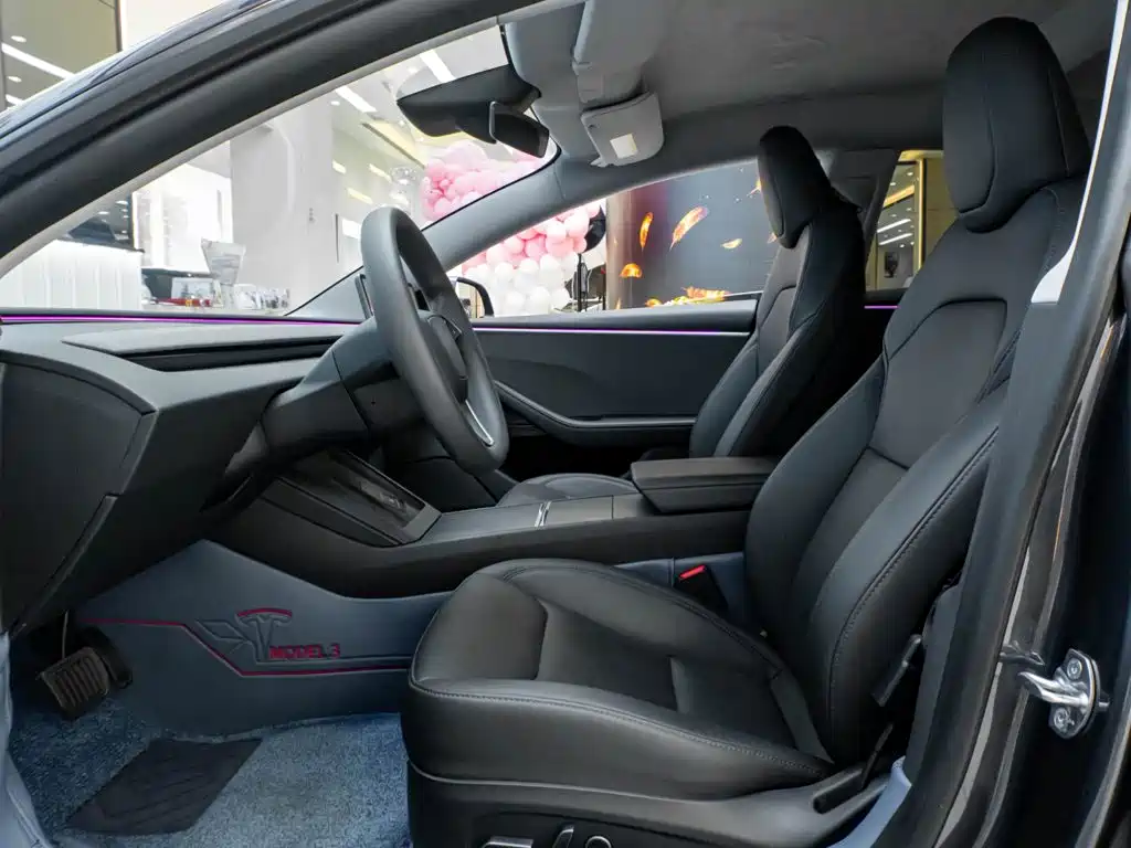 Tesla Model 3 — миниатюра 24