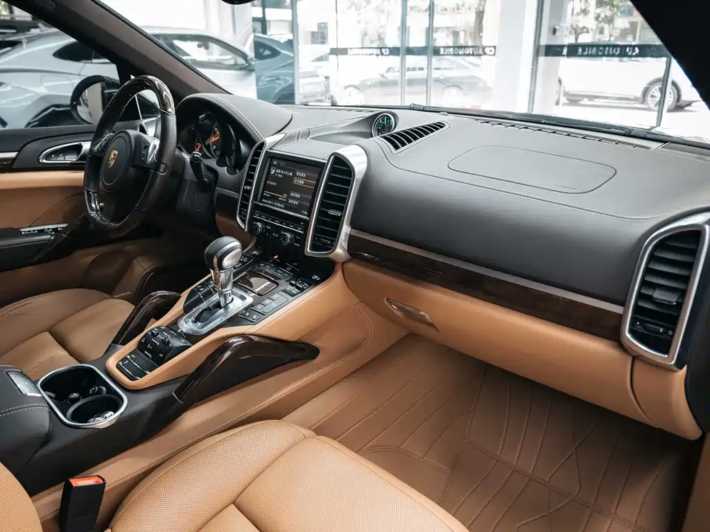 Porsche Cayenne — миниатюра 18