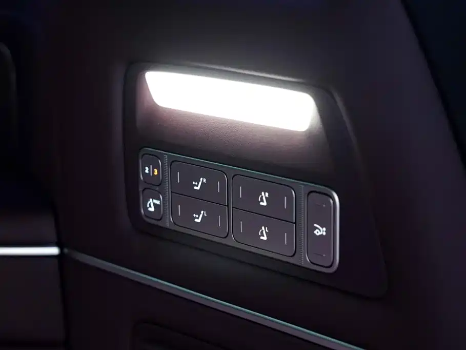 NIO ES8 — миниатюра 10